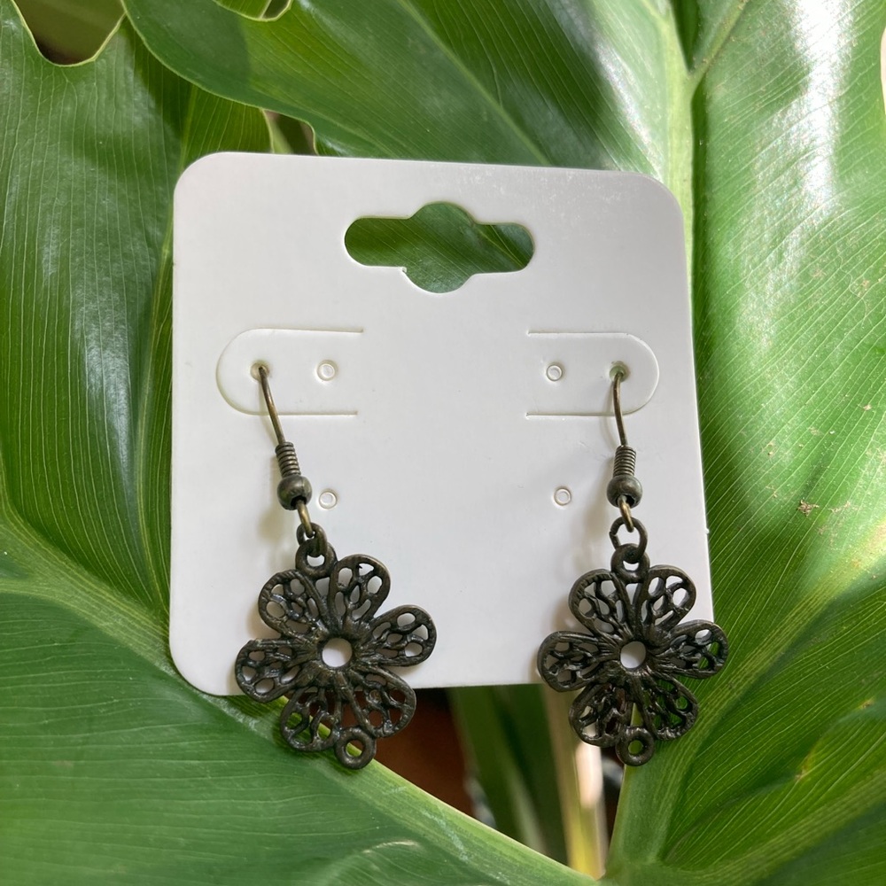 Vintage Bronze/Smoky Dark Brown Metal Flower Earrings